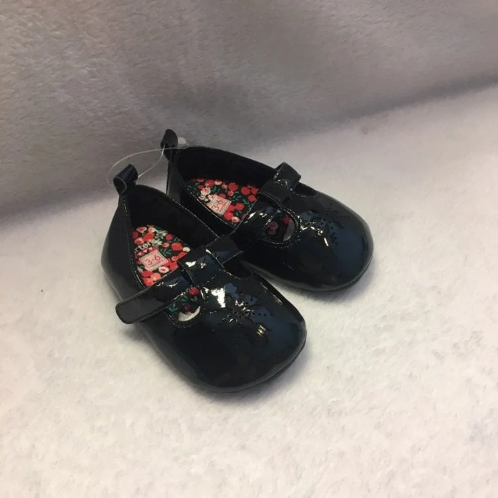 Carter's Mary Jane Baby Girls 3-6M Black New Patent Floral Crib Shoes